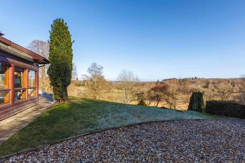 Modern Country Villa, Stunning Gardens And View Royal Tunbridge Wells Exterior photo